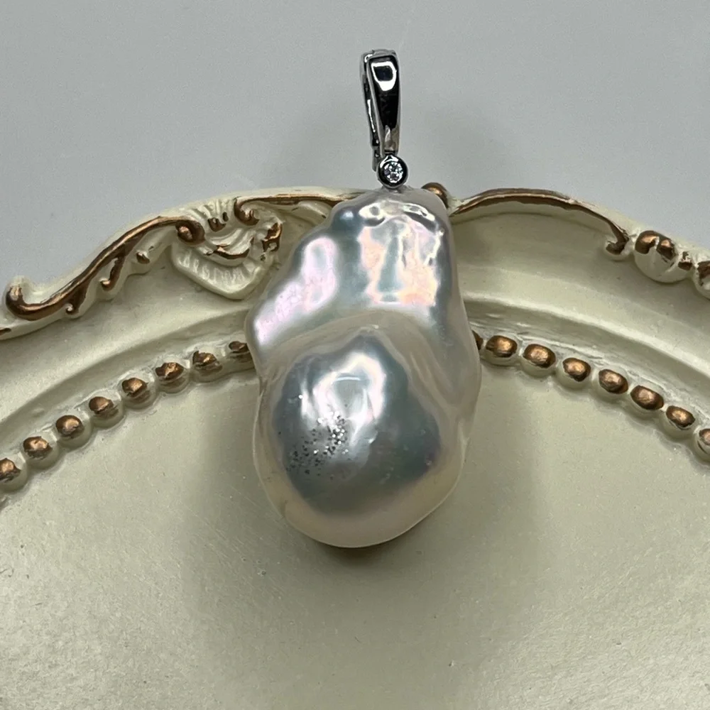 Handmade Genuine Freshwater Flameball Removable Pendant with Crystal - Picture 2 of 3